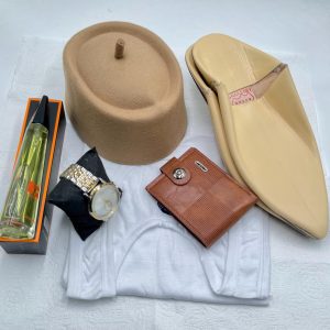 Ensemble chaussures bonnet porte monnaie montre et parfun