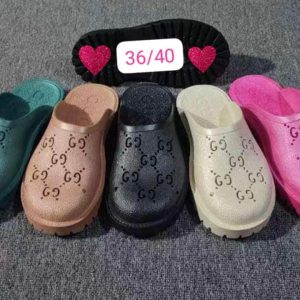 Gucci. pointure 45 ba 36 jàppandi na. disponible.)