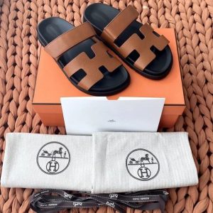 Original sandales Hermes disponible pointure ,40,41,42,43,44,45,46, 12000