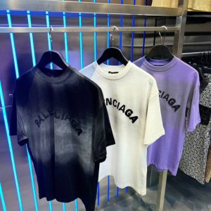 T-shirt BALENCIAGA 🛍️🎉