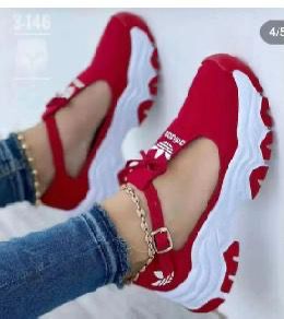 Adidas pour femmes disponible prix cadeau 🎁🎁 . pointures disponible 37, 38, 39, 40, 42, 43,