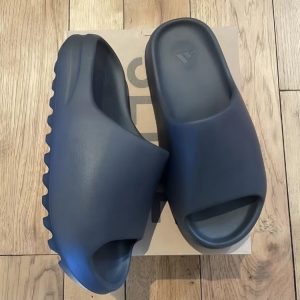 yeuzzy slide adidas