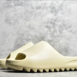 Yeuzzy adidas slide